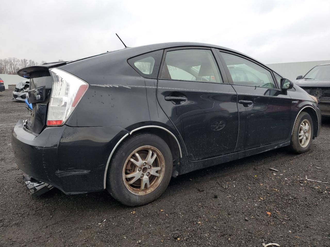 2011 TOYOTA PRIUS TWO photo 5