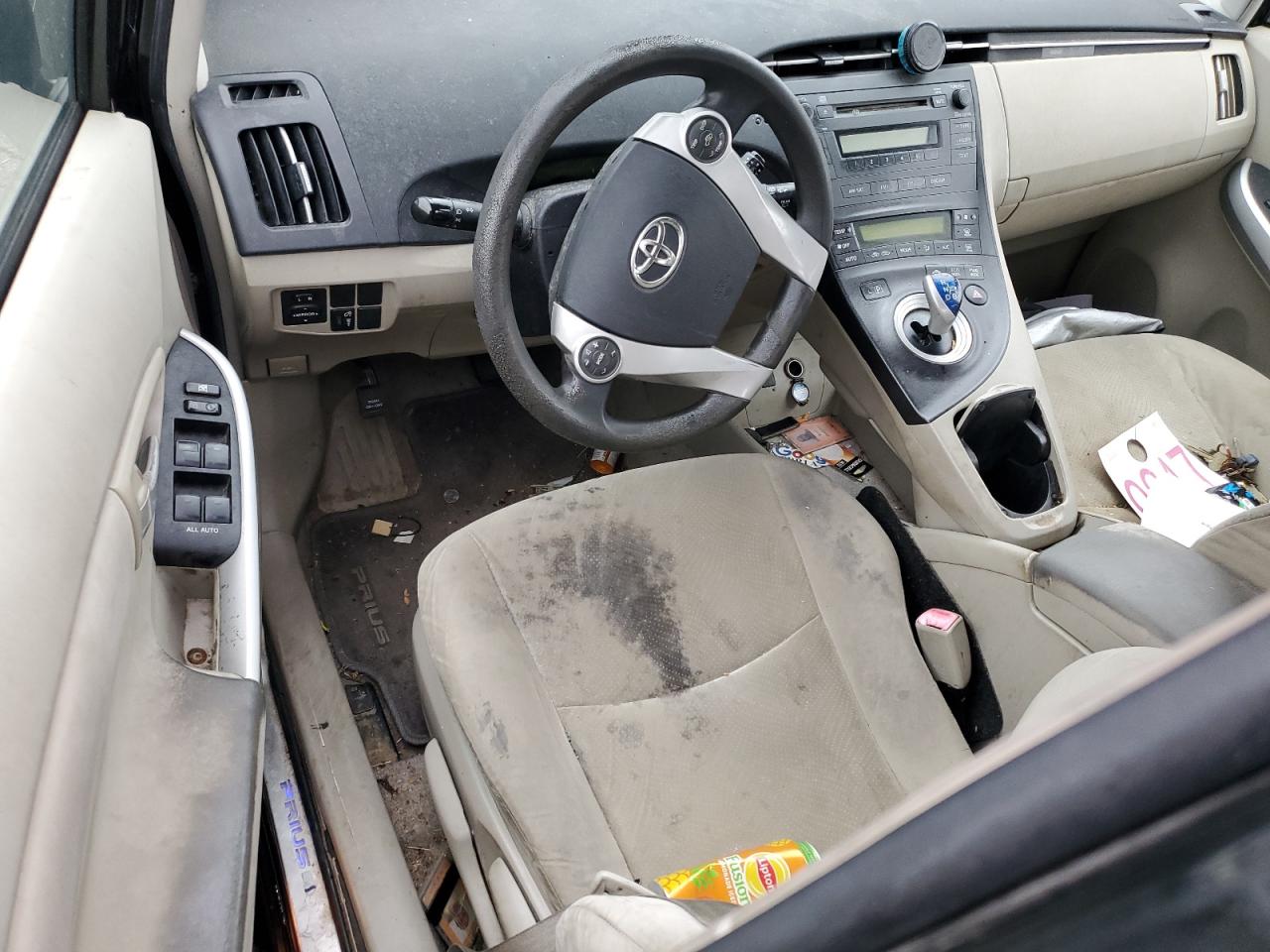 2011 TOYOTA PRIUS TWO photo 15