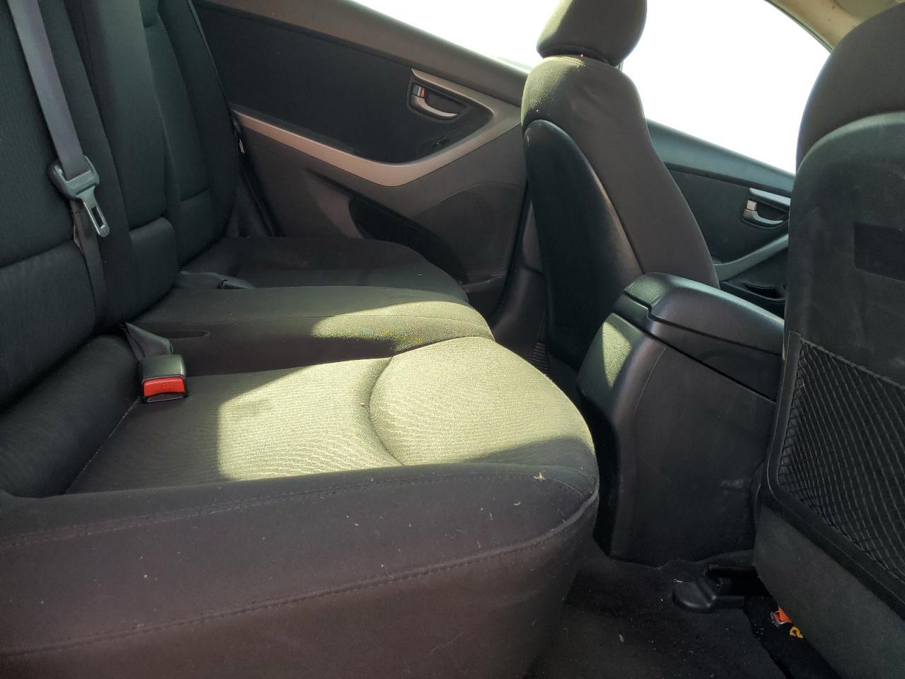 2016 HYUNDAI ELANTRA SE photo 19