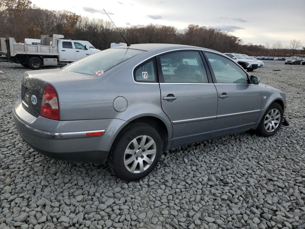 2003 VOLKSWAGEN PASSAT GLS photo 7