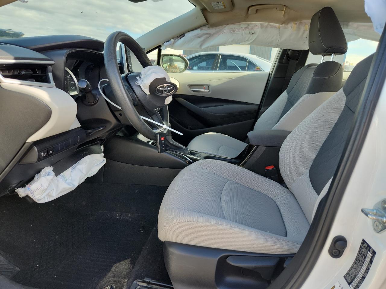 2020 TOYOTA COROLLA LE photo 7