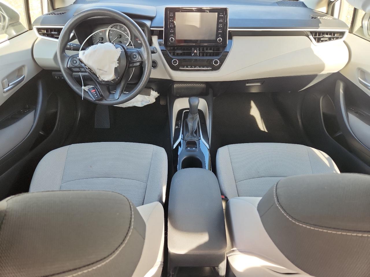 2020 TOYOTA COROLLA LE photo 8