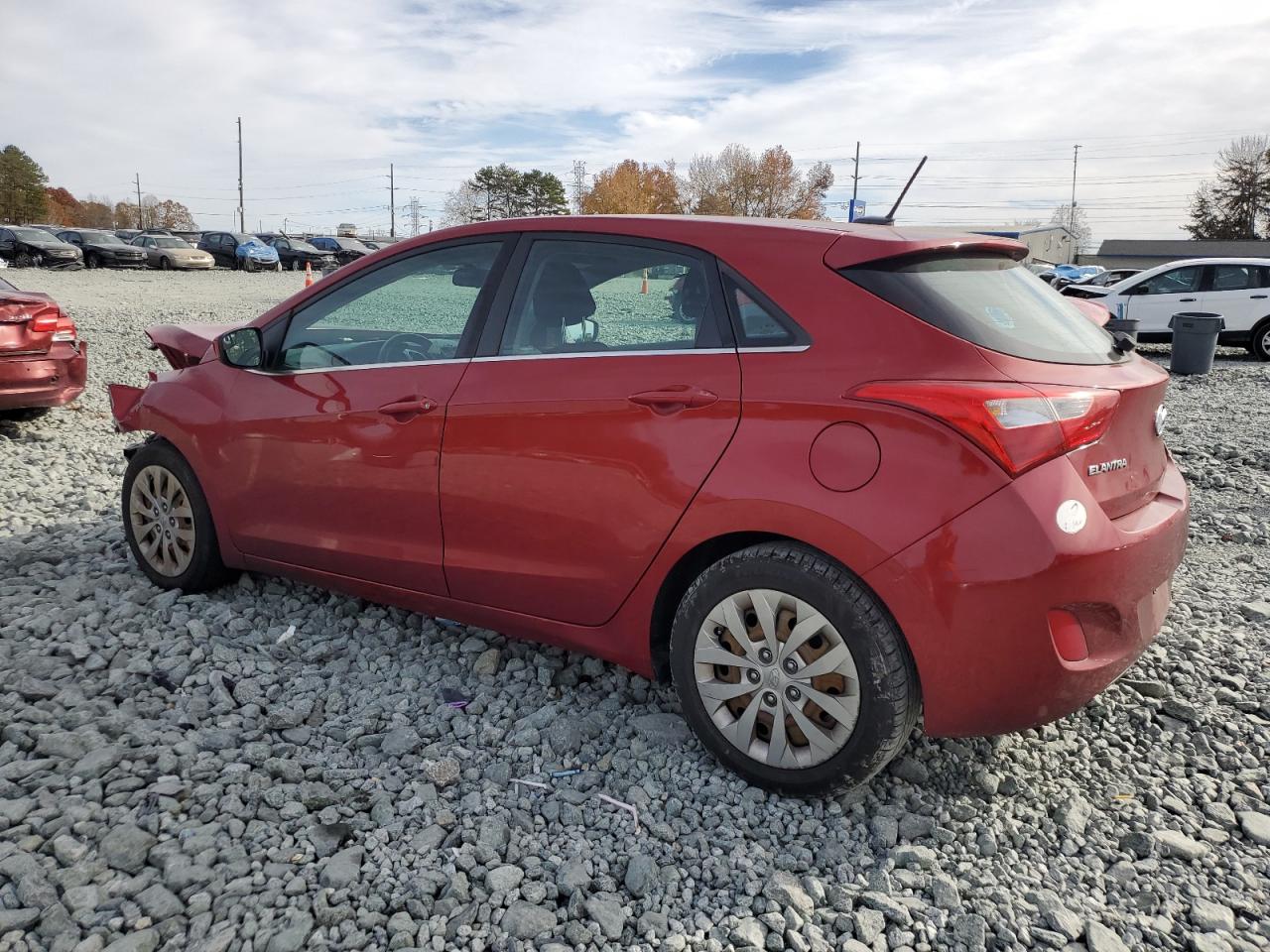 2017 HYUNDAI ELANTRA GT photo 2