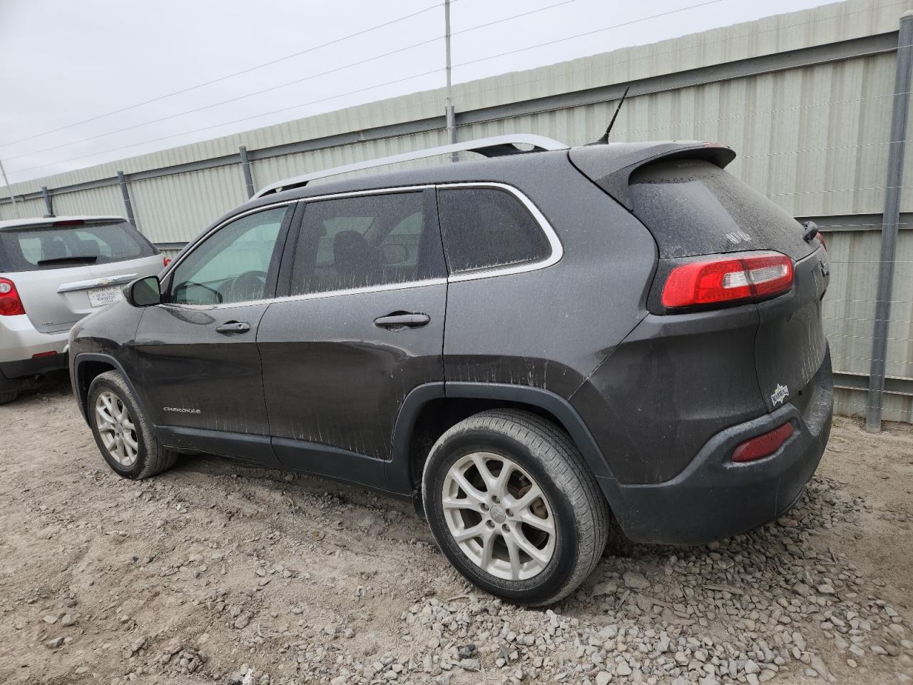 2015 JEEP CHEROKEE LATITUDE photo 2
