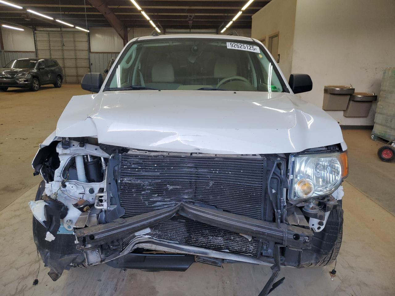 2011 FORD ESCAPE photo 9