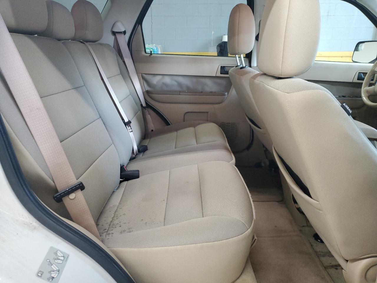 2011 FORD ESCAPE photo 21