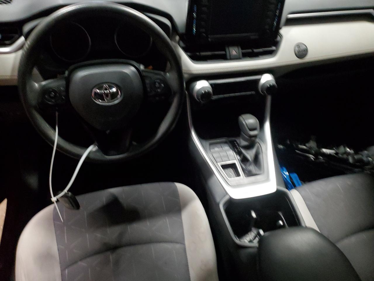 2022 TOYOTA RAV4 XLE photo 15
