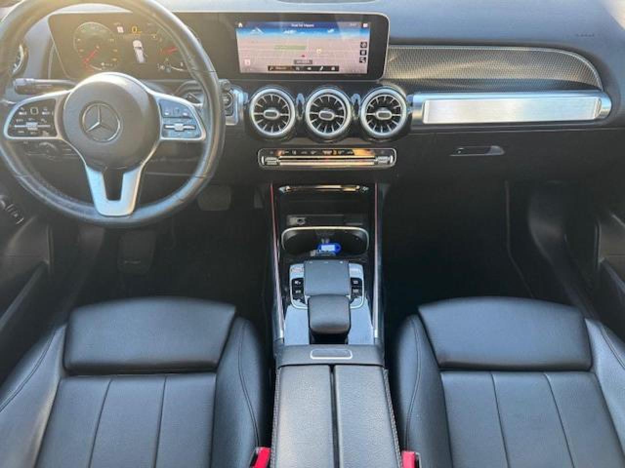 2020 MERCEDES-BENZ GLB 250 photo 8