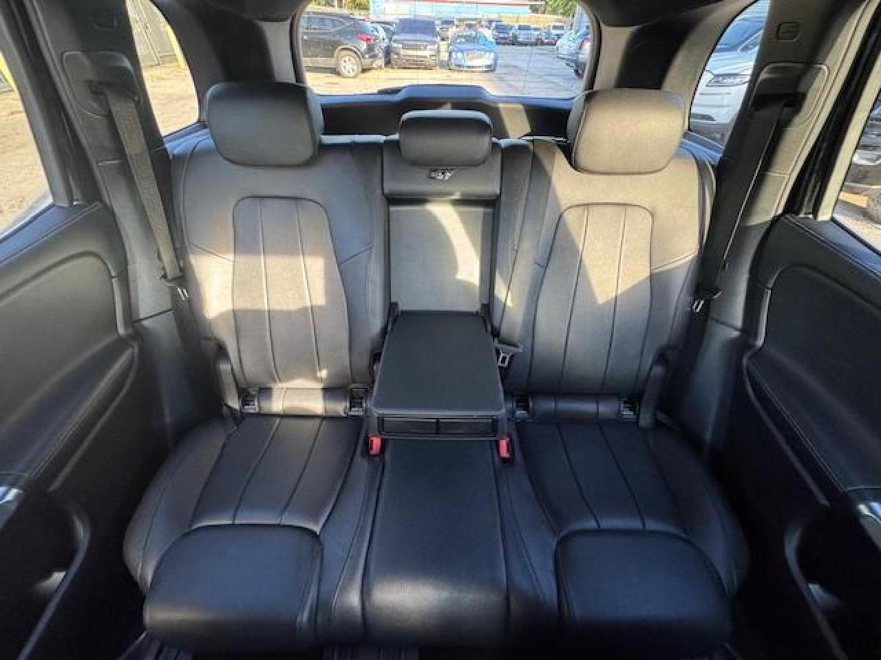 2020 MERCEDES-BENZ GLB 250 photo 10