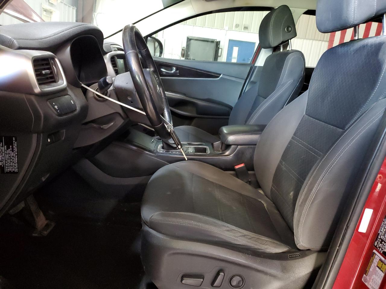 2017 KIA SORENTO LX photo 13