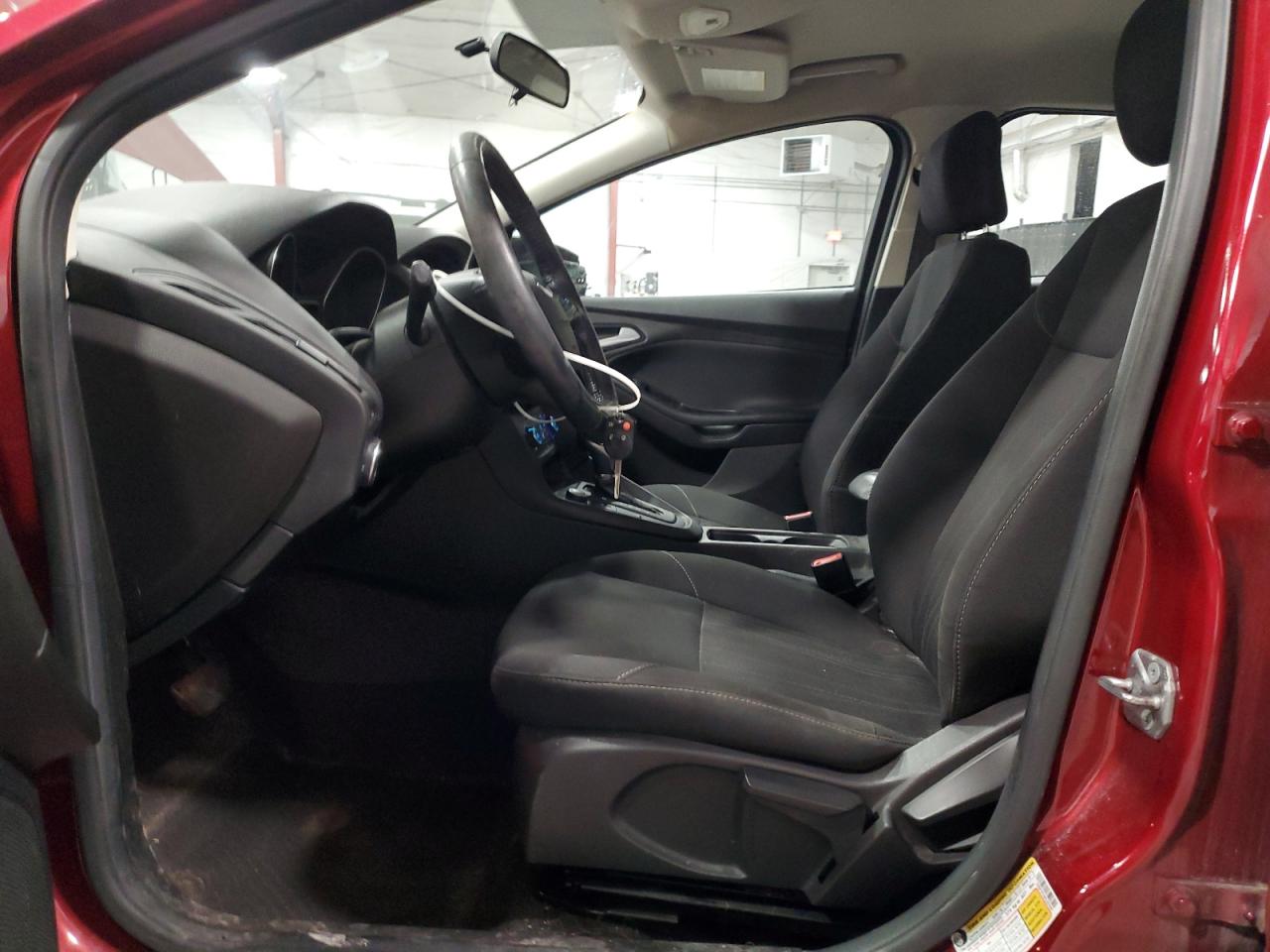 2017 FORD FOCUS SE photo 19
