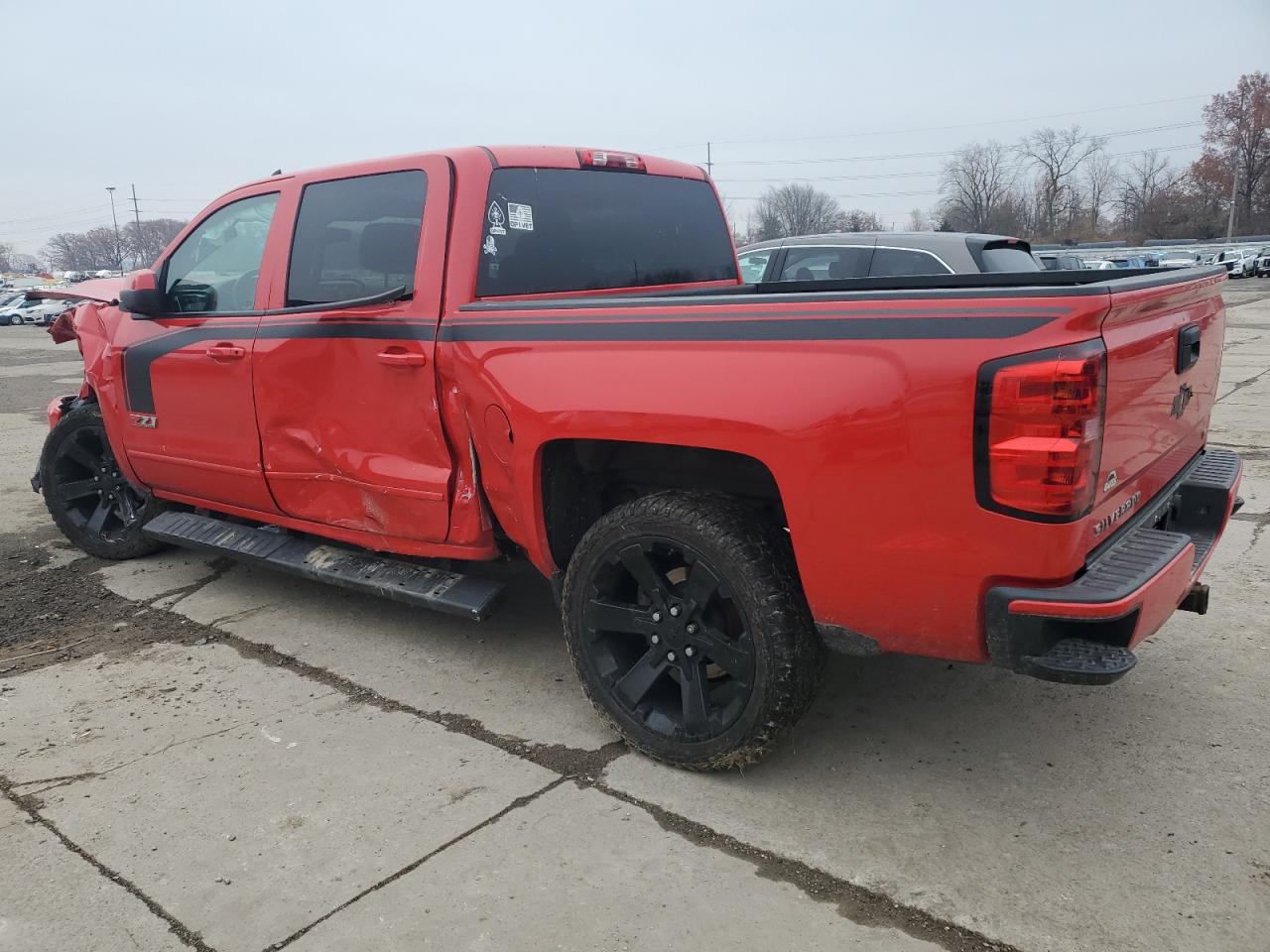 2016 CHEVROLET SILVERADO K1500 LT photo 2