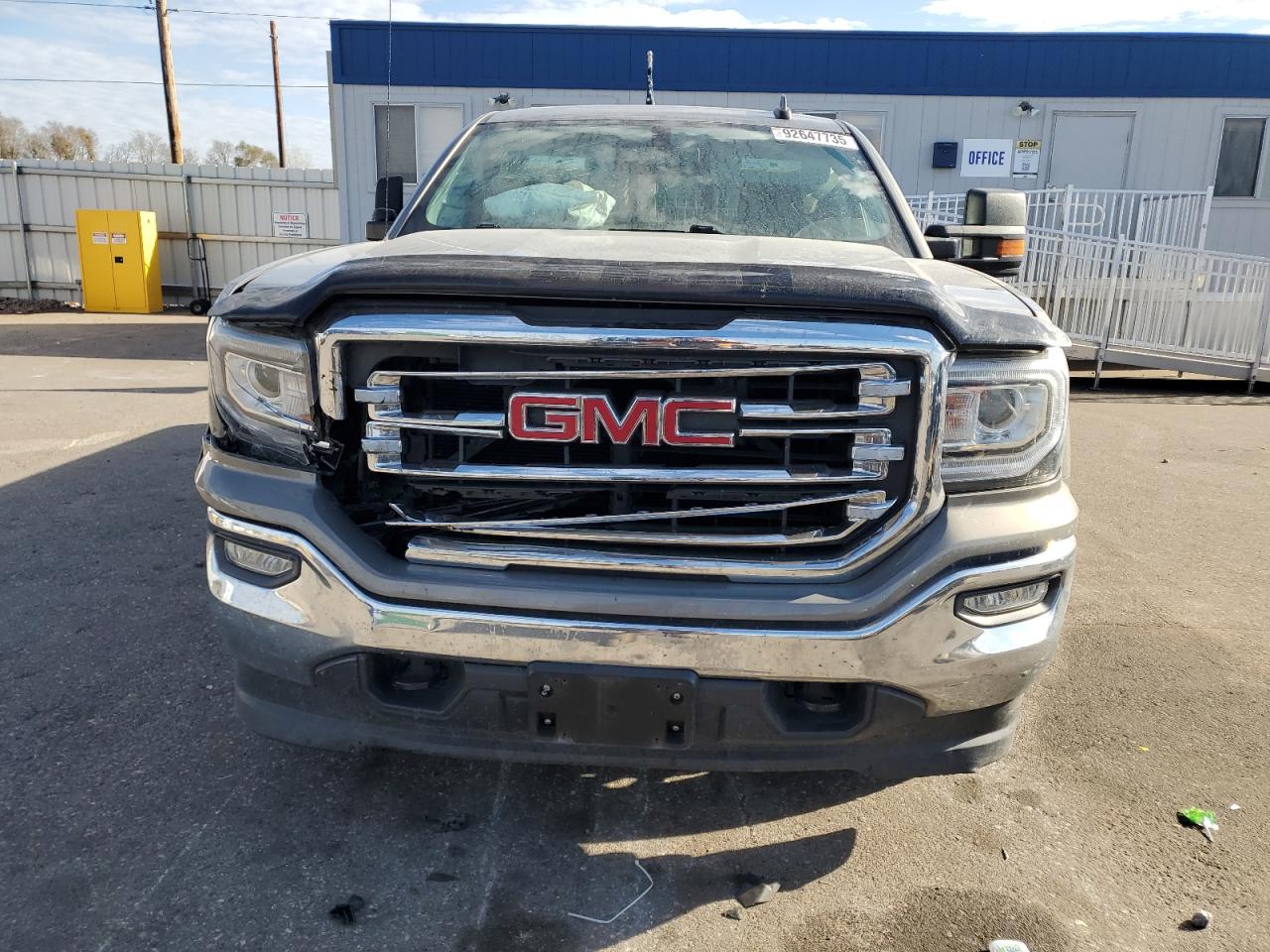 2017 GMC SIERRA K1500 SLE photo 5