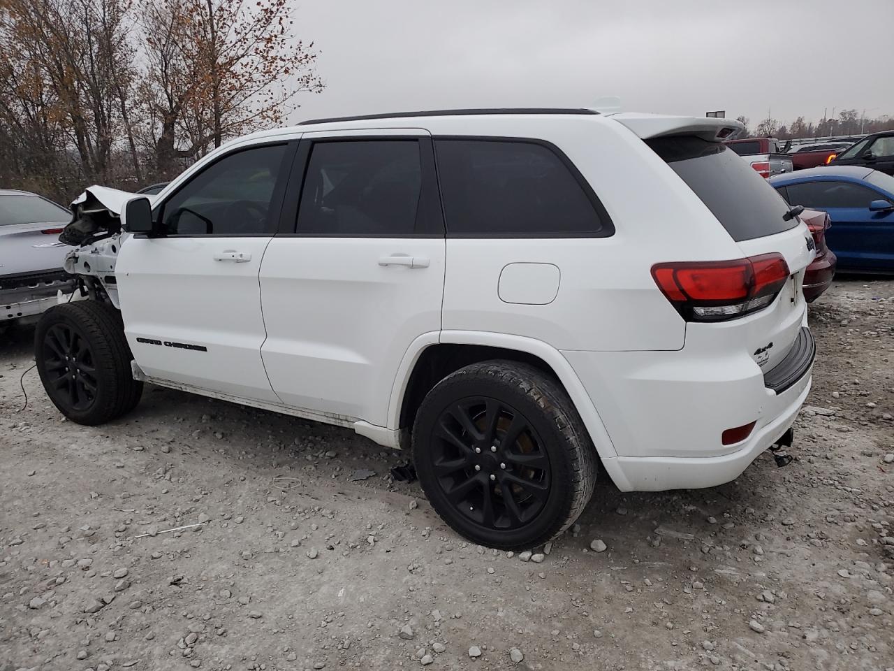 2018 JEEP GRAND CHEROKEE LAREDO photo 2