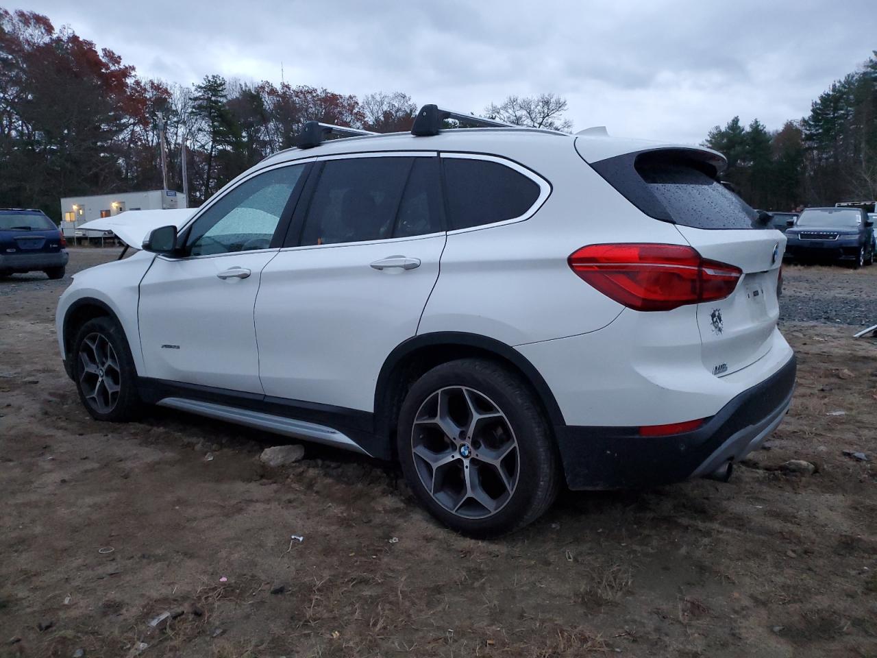 2016 BMW X1 XDRIVE28I photo 2
