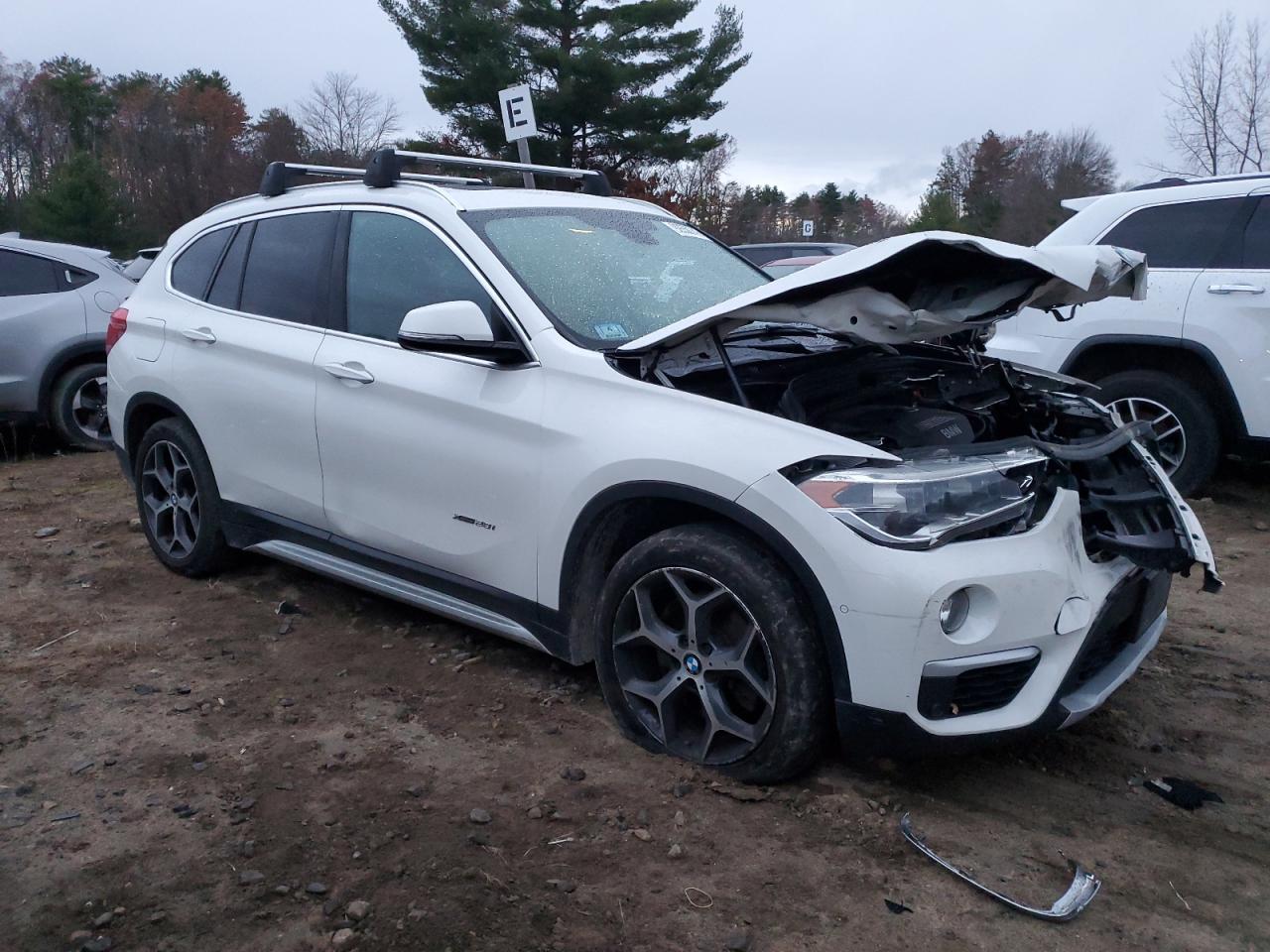 2016 BMW X1 XDRIVE28I photo 4