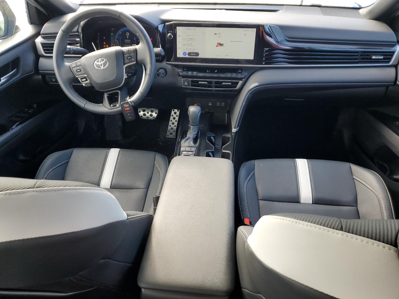 2025 TOYOTA CAMRY photo 8