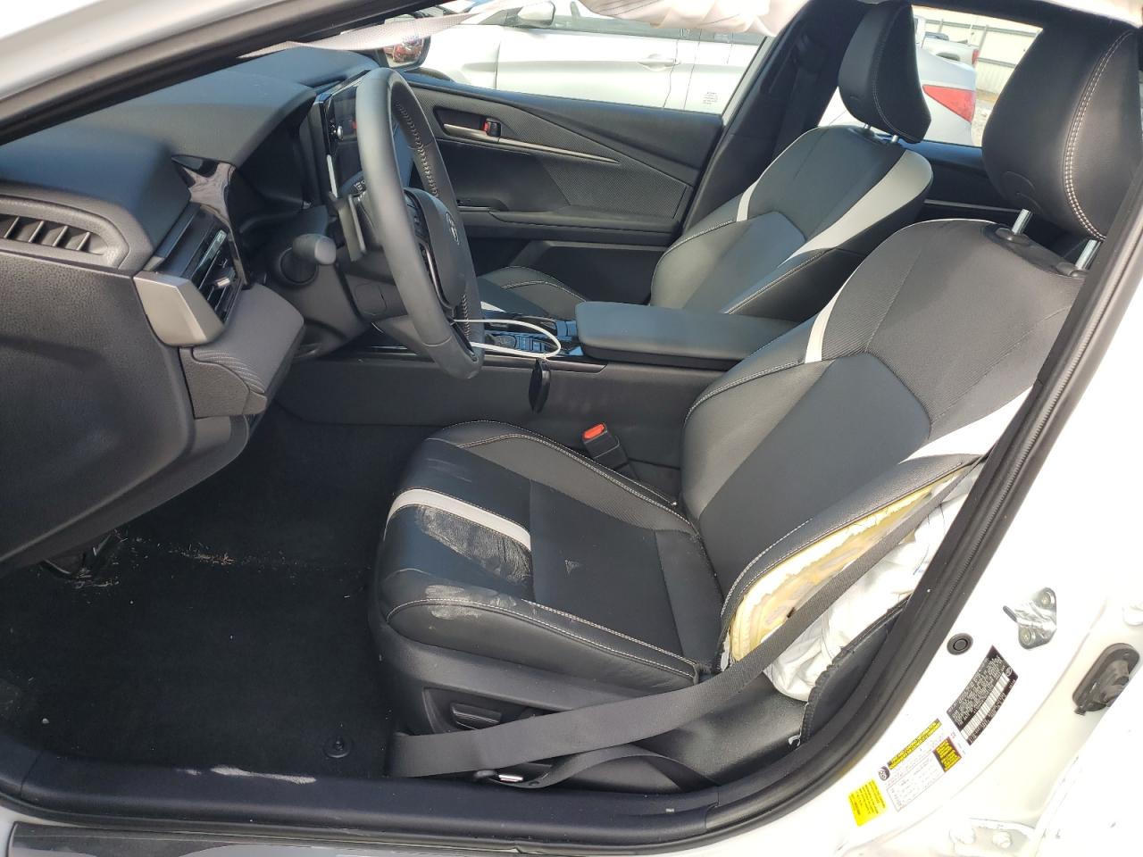 2025 TOYOTA CAMRY photo 7