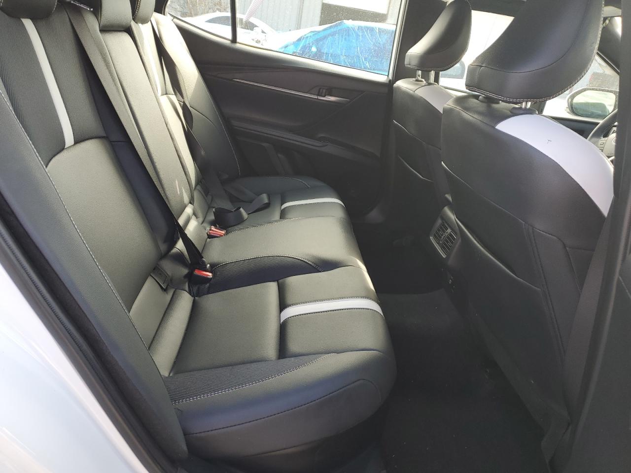 2025 TOYOTA CAMRY photo 10