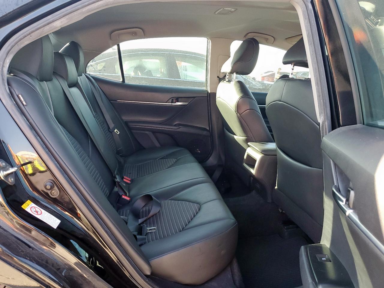 2019 TOYOTA CAMRY photo 10