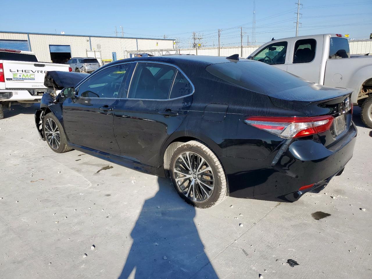2019 TOYOTA CAMRY photo 2