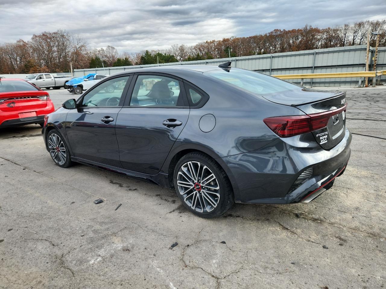 2024 KIA FORTE GT photo 2