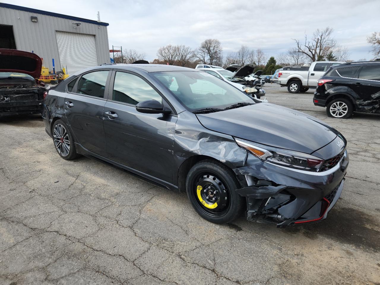 2024 KIA FORTE GT photo 4