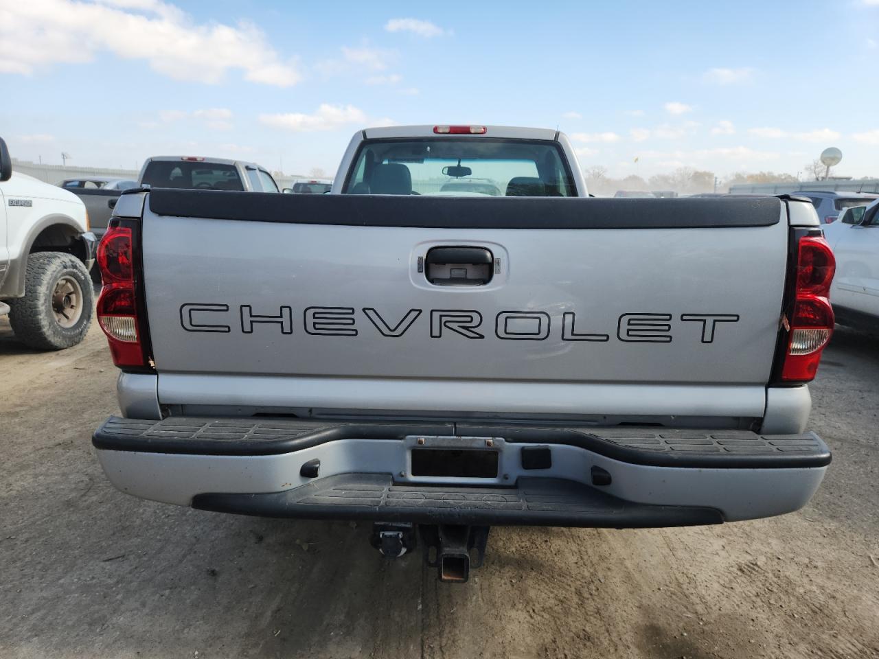2005 CHEVROLET SILVERADO C1500 photo 11