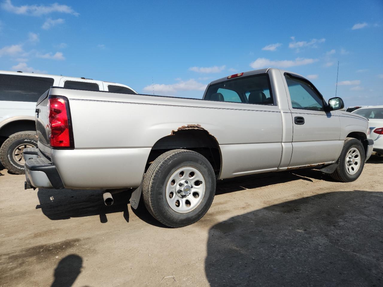 2005 CHEVROLET SILVERADO C1500 photo 5