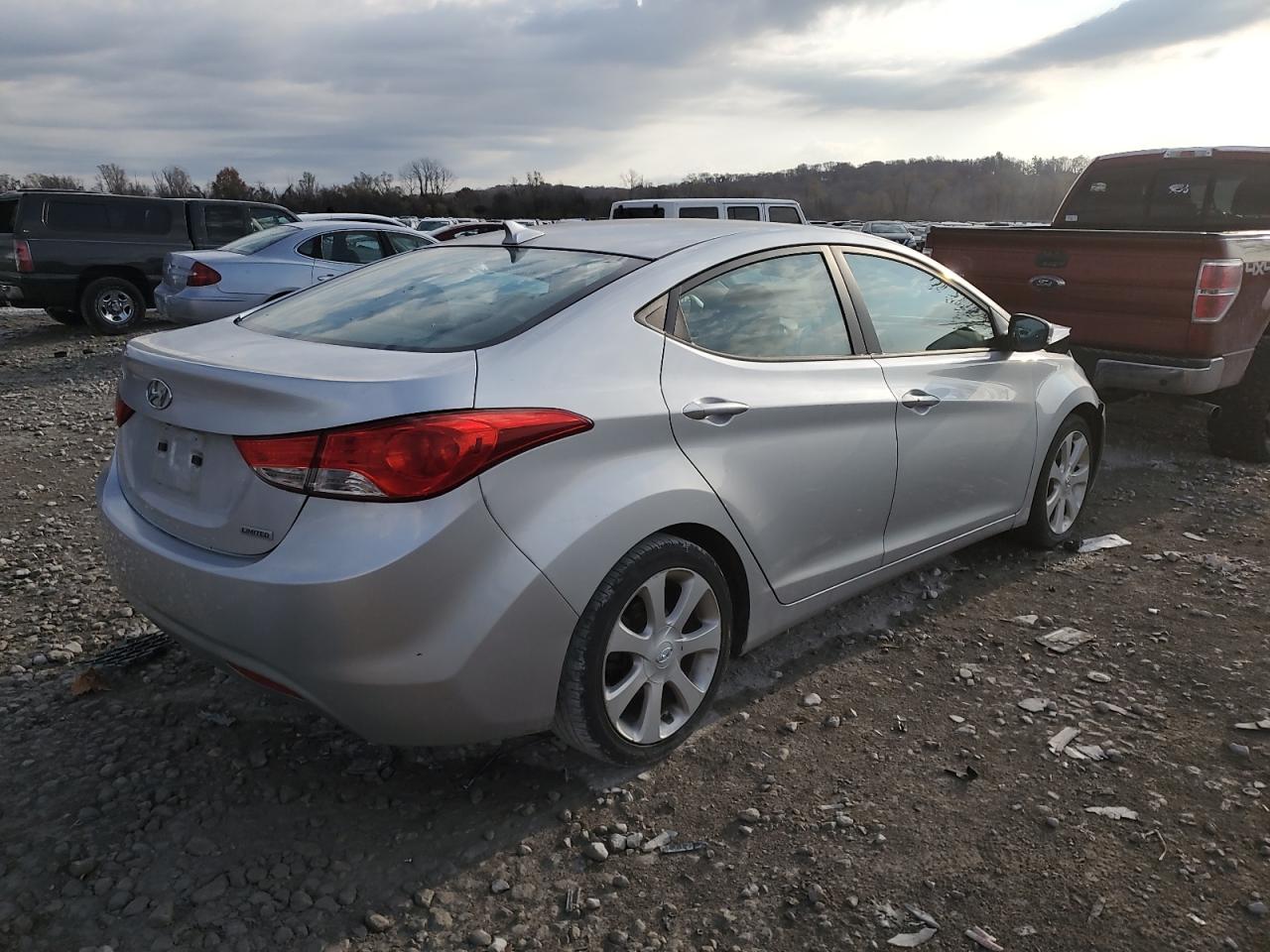 2013 HYUNDAI ELANTRA GLS photo 3