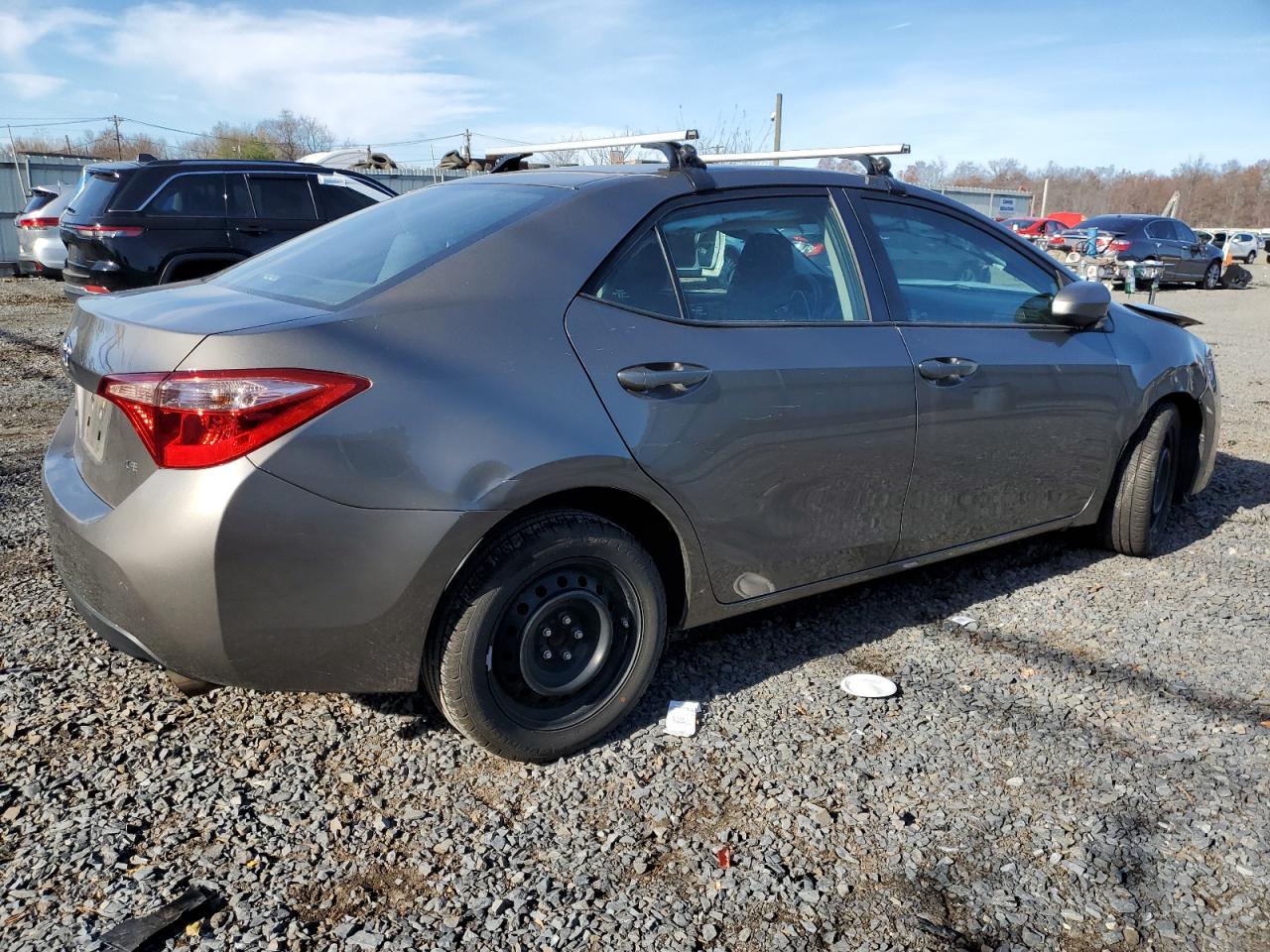 2018 TOYOTA COROLLA L photo 3