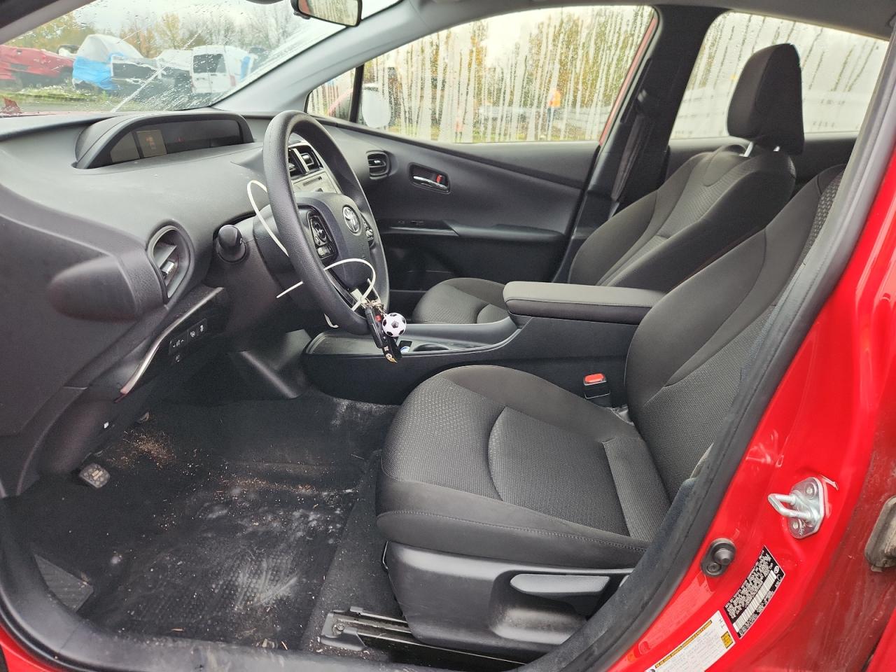2019 TOYOTA PRIUS photo 13