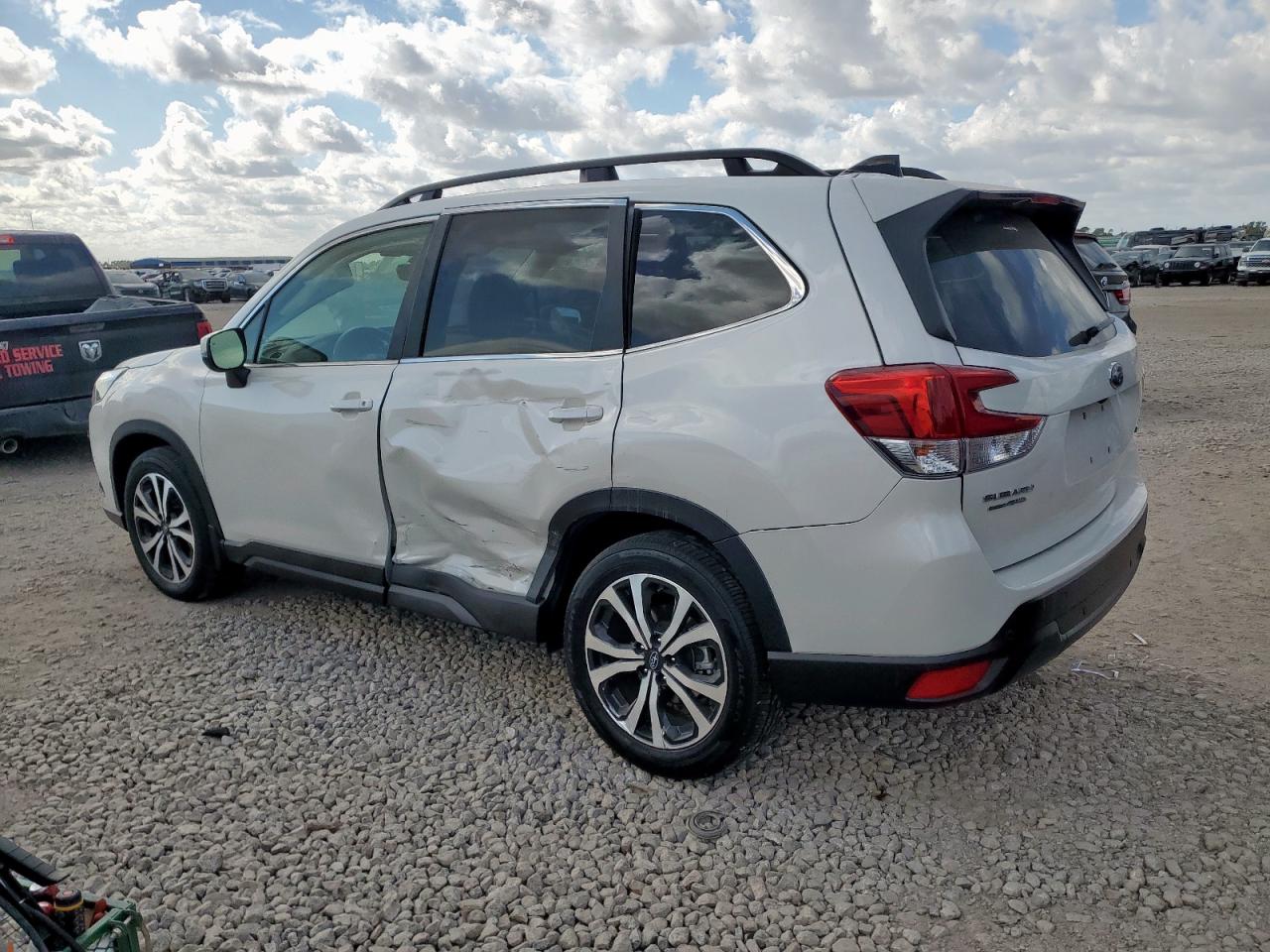 2024 SUBARU FORESTER LIMITED photo 3