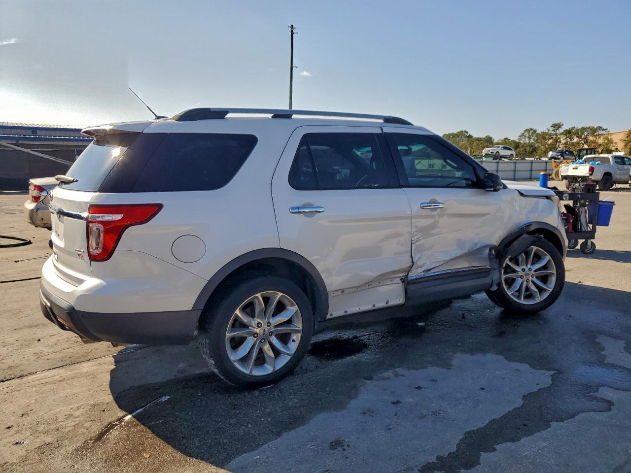 2013 FORD EXPLORER XLT photo 7
