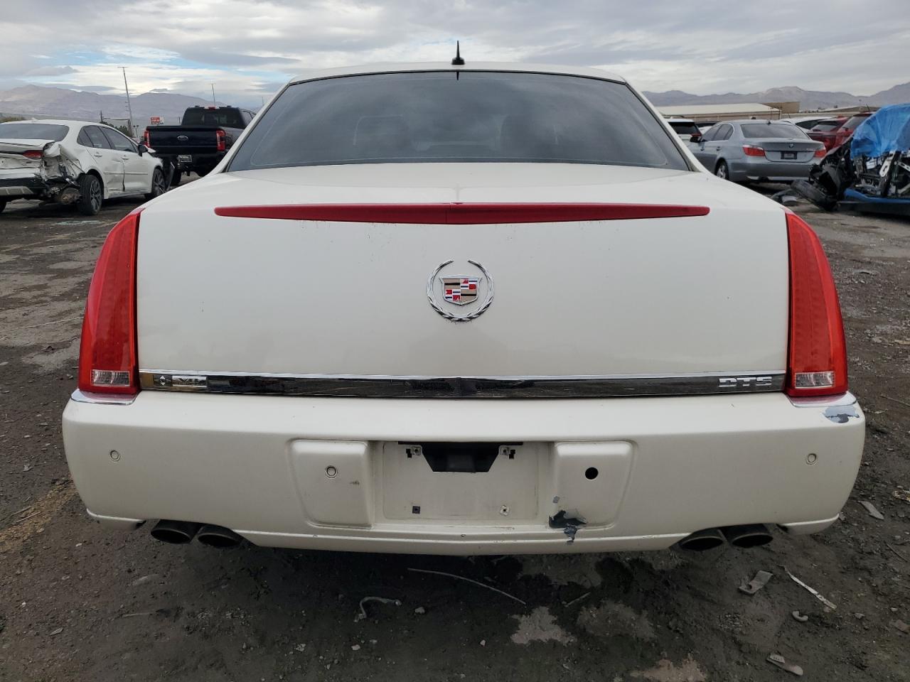 2008 CADILLAC DTS photo 16
