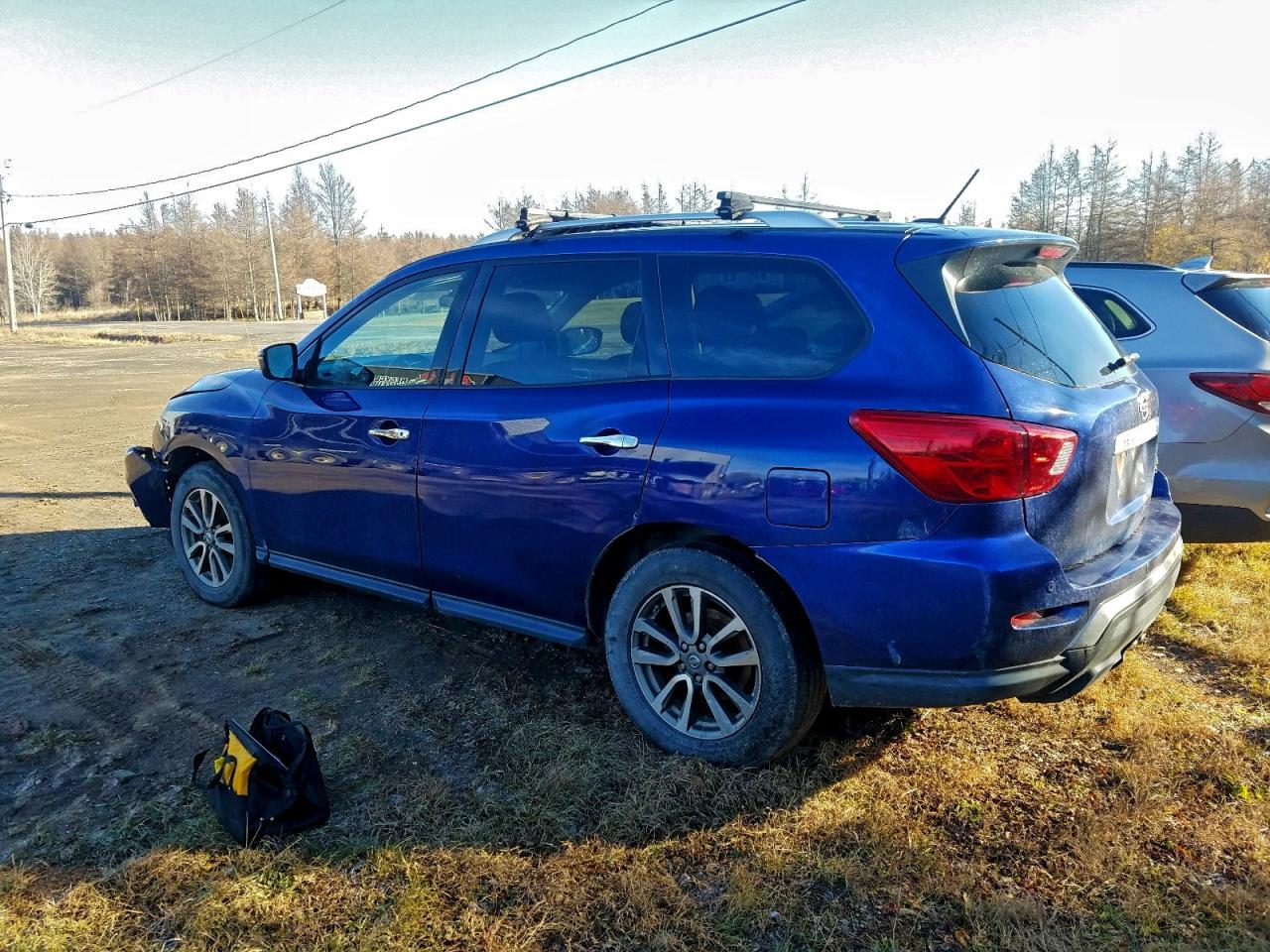 2017 NISSAN PATHFINDER S photo 2