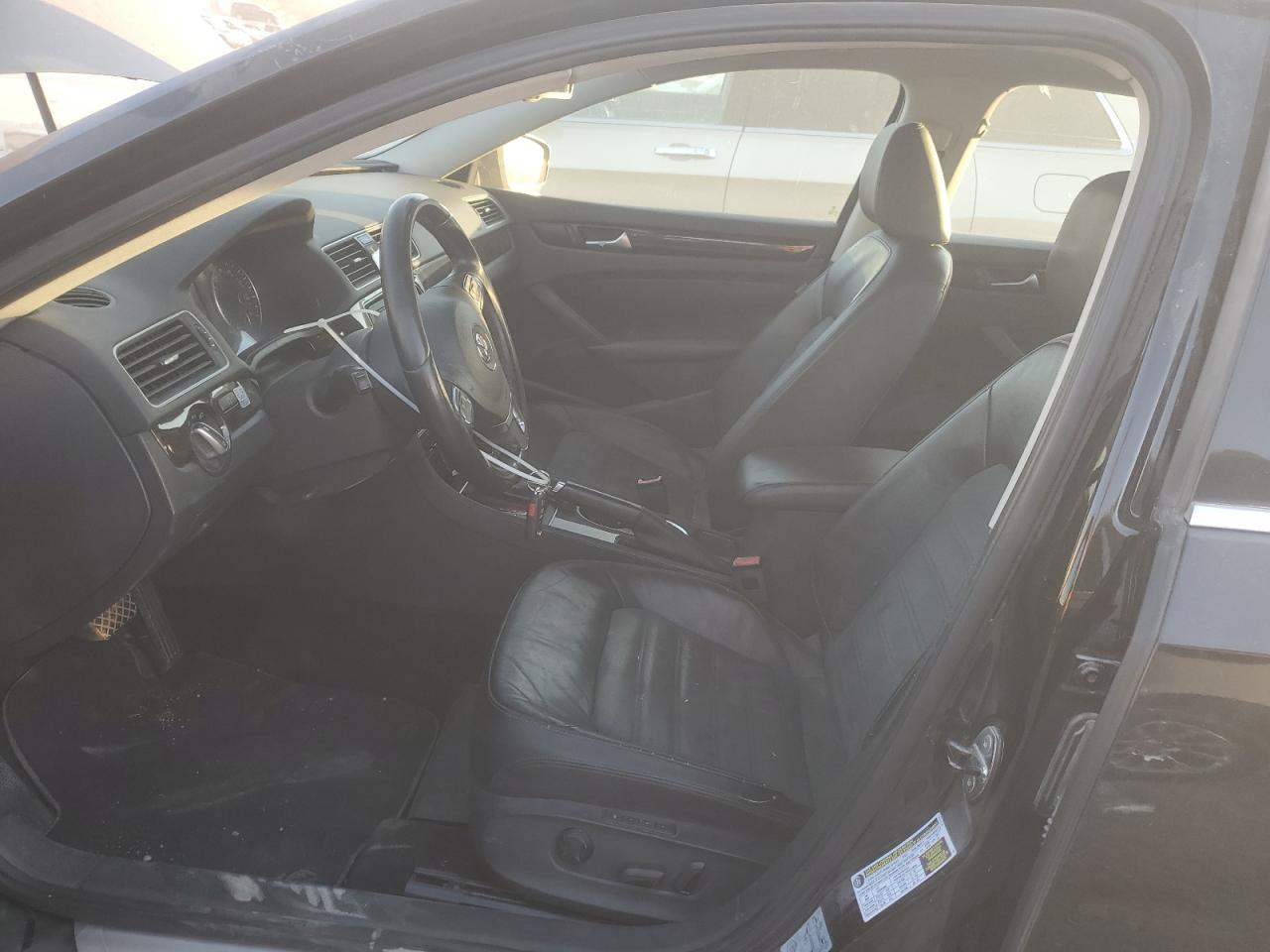 2014 VOLKSWAGEN PASSAT SEL photo 13