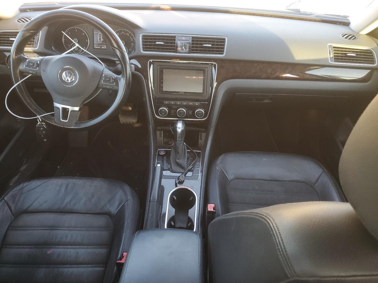 2014 VOLKSWAGEN PASSAT SEL photo 15