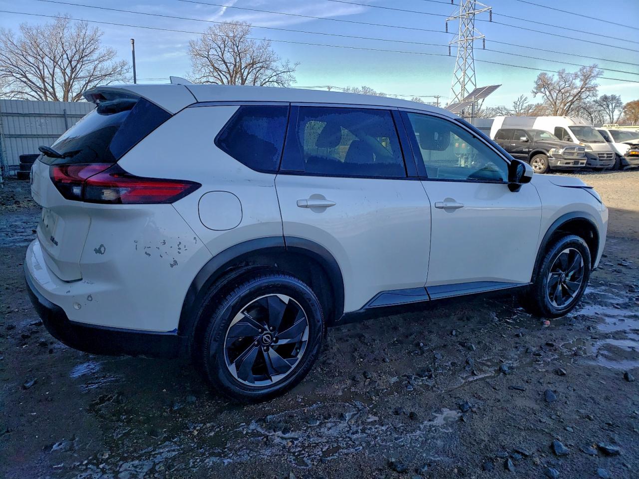 2024 NISSAN ROGUE SV photo 3