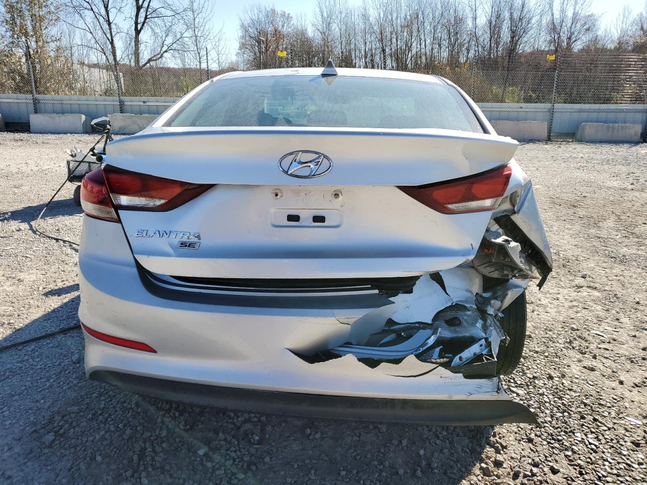 2017 HYUNDAI ELANTRA SE photo 16