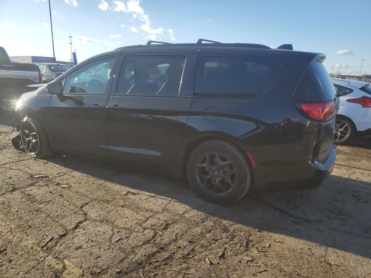 2019 CHRYSLER PACIFICA TOURING L PLUS photo 3