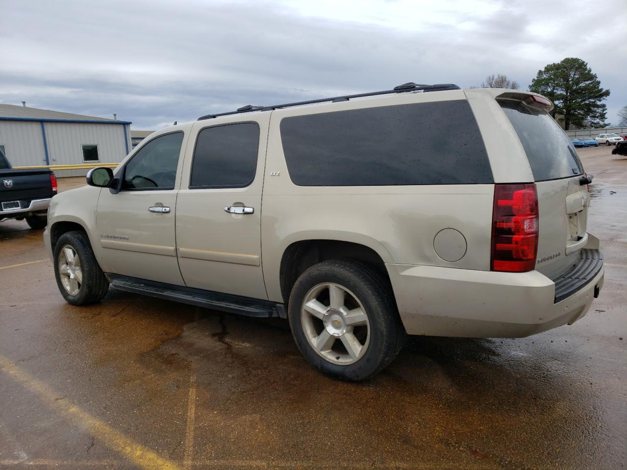 2008 CHEVROLET SUBURBAN C1500 LS photo 4