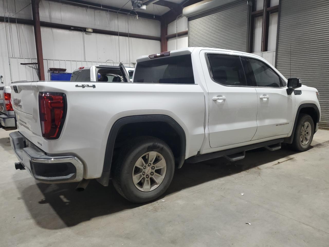 2022 GMC SIERRA LIMITED K1500 SLE photo 9