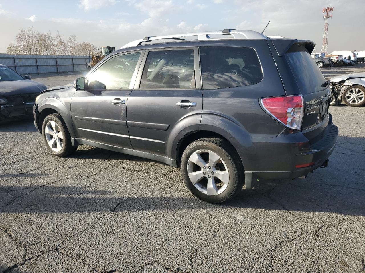 2013 SUBARU FORESTER TOURING photo 2