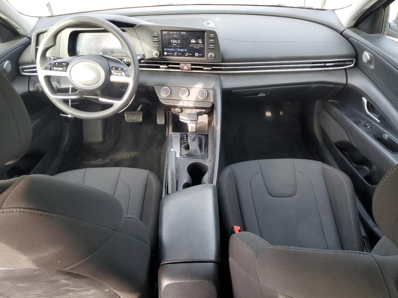 2024 HYUNDAI ELANTRA SE photo 22