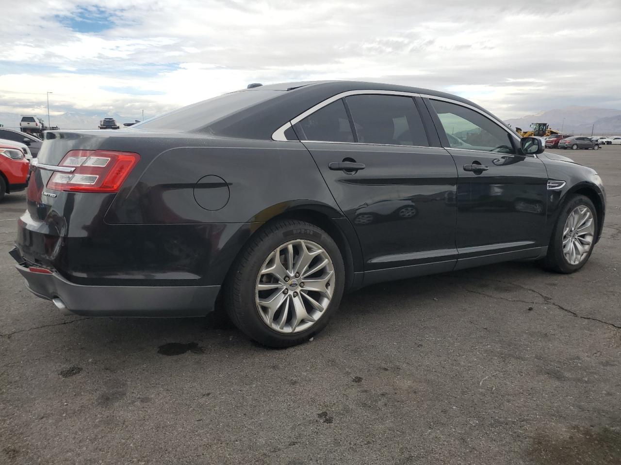 2015 FORD TAURUS photo 5