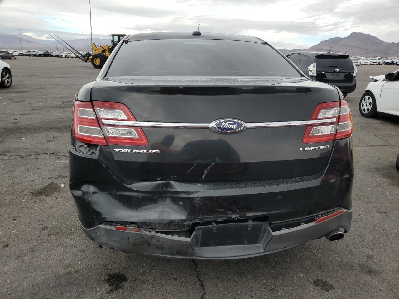 2015 FORD TAURUS photo 11