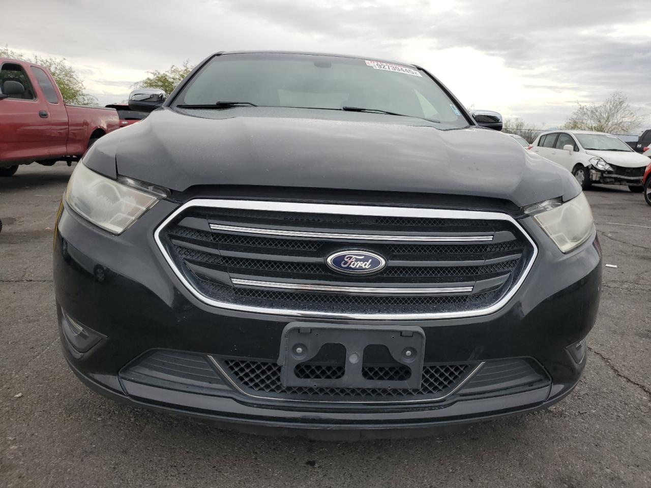 2015 FORD TAURUS photo 9