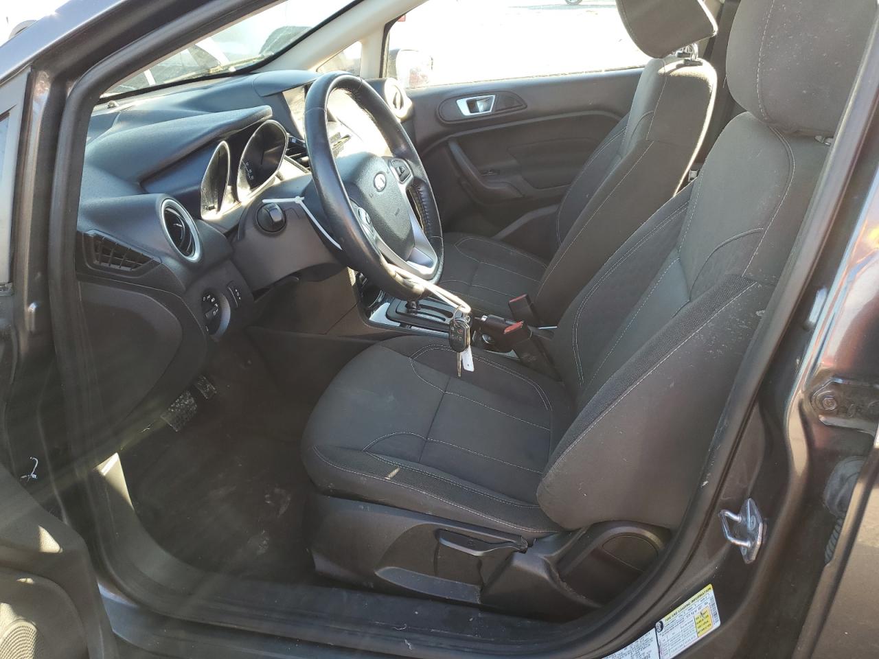 2015 FORD FIESTA SE photo 7