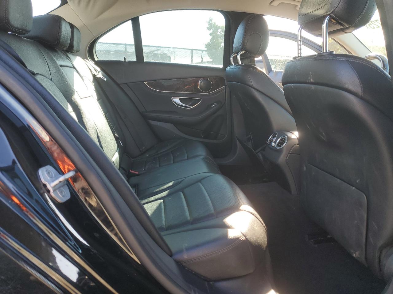 2015 MERCEDES-BENZ C 300 photo 10